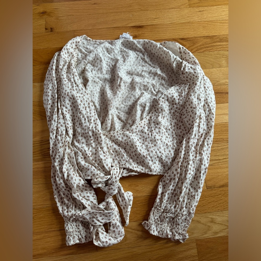 tie in front top size m